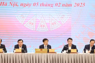 Đại diện Lãnh đạo các bộ, ngành Trung ương tham dự họp báo Chính phủ thường kỳ. (Ảnh: NHẬT BẮC/VGP)