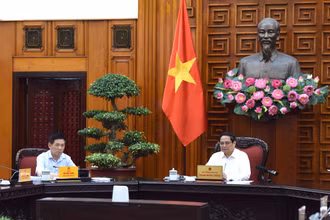 Thủ tướng Phạm Minh Chính phát biểu ý kiến chỉ đạo tại cuộc họp. (Ảnh: Trần Hải)
