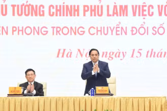 Thủ tướng Phạm Minh Chính chủ trì hội nghị với doanh nghiệp nhà nước về tiên phong trong chuyển đổi số, thúc đẩy tăng trưởng (Ảnh: TRẦN HẢI).