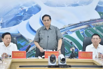Thủ tướng Phạm Minh Chính chủ trì cuộc họp với các bộ, ngành, đơn vị, địa phương liên quan về tiến độ xây dựng Dự án Cảng hàng không quốc tế Long Thành. (Ảnh: THANH GIANG)
