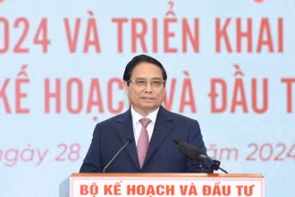 Thủ tướng Phạm Minh Chính phát biểu ý kiến chỉ đạo hội nghị. (Ảnh: TRẦN HẢI)