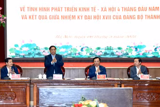 Thủ tướng Phạm Minh Chính chủ trì cuộc làm việc của Thường trực Chính phủ với Ban Thường vụ Thành ủy Hà Nội. (Ảnh: Trần Hải)