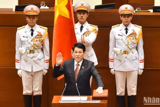 Đồng chí Lương Cường tuyên thệ nhậm chức Chủ tịch nước Cộng hòa xã hội chủ nghĩa Việt Nam nhiệm kỳ 2021-2026. (Ảnh: THỦY NGUYÊN) 
