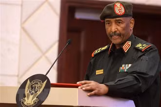 Tư lệnh quân đội Sudan, Tướng Abdel Fattah Burhan. (Ảnh: AFP/TTXVN)