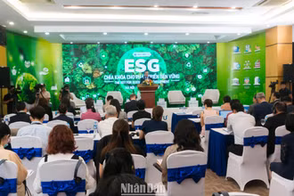 Toàn cảnh hội thảo “ESG - Chìa khóa cho phát triển bền vững”, do Báo Đầu tư tổ chức sáng 29/11 tại Hà Nội. (Ảnh: TRUNG HƯNG)