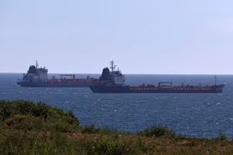 Các tàu chở dầu trên Vịnh Nakhodka gần thành phố cảng Nakhodka, Nga, ngày 12/8/2022. (Ảnh: Reuters)