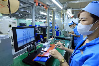 Doanh nghiệp Việt cần đáp ứng các tiêu chuẩn cao để nâng cao sức cạnh tranh. (Ảnh minh họa: TTXVN)