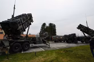Hệ thống phòng thủ tên lửa Patriot tại sân bay Sliac, Slovakia. (Ảnh minh họa: Reuters) 