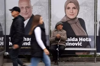 Các áp-phích bầu cử ở Sarajevo, Bosnia. (Ảnh: Reuters) 