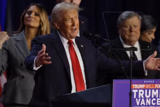 Ông Donald Trump phát biểu trước những người ủng hộ tại sự kiện ở Trung tâm Hội nghị Palm Beach, Florida, Mỹ, ngày 6/11/2024. (Ảnh: Reuters) 