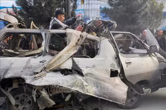 Hiện trường 1 vụ đánh bom xe ở Kabul, Afghanistan. (Ảnh tư liệu: AFP/TTXVN)