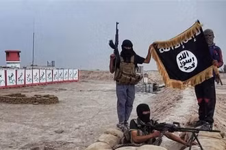 Các tay súng IS tại tỉnh Salahuddin, Iraq. (Ảnh: AFP/TTXVN)
