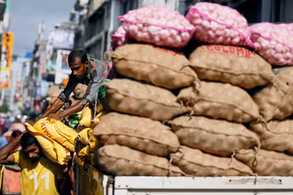Sri Lanka đang trải qua 1 cuộc khủng hoảng kinh tế chưa từng có. (Ảnh: Reuters) 