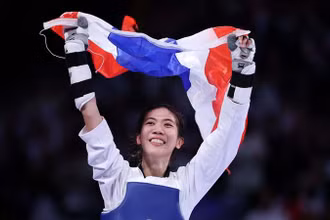 Panipak Wongpattanakit đem về cho Thái Lan tấm Huy chương Vàng đầu tiên ở kỳ Olympic năm nay. (Ảnh: Getty Images) 