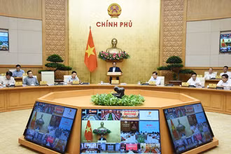 Thủ tướng nhấn mạnh, phiên họp có ý nghĩa quan trọng để tiến hành sơ kết tháng 6 và 6 tháng đầu năm, đề ra nhiệm vụ, giải pháp cho 6 tháng cuối năm, nhằm thực hiện thắng lợi toàn diện các mục tiêu, nhiệm vụ năm 2024.