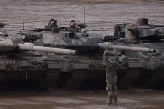 Xe tăng chiến đấu hạng nặng Leopard 2 của Đức. (Nguồn: Getty Images/Defense News)