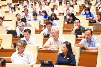 Các đại biểu tham dự phiên chất vấn của Quốc hội, chiều 6/11. (Ảnh: DUY LINH) 