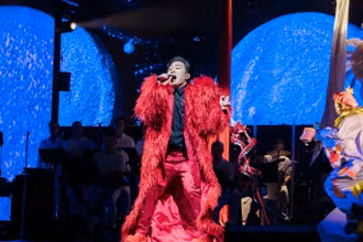 Tùng Dương cháy hết mình trong liveshow kỷ niệm 20 năm ca hát.
