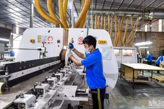 Kinh tế 9 tháng năm 2024 đạt mức tăng trưởng tích cực 6,82%, thể hiện sự quyết tâm và nỗ lực của toàn hệ thống chính trị trong phát triển kinh tế-xã hội và thích ứng nhanh, kịp thời với những biến động của kinh tế thế giới, khắc phục hậu quả nặng nề do thiên tai. (Ảnh minh họa: THÀNH ĐẠT)