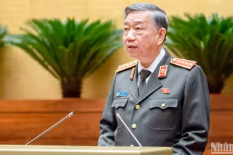 Bộ trưởng Công an Tô Lâm phát biểu giải trình, làm rõ một số vấn đề đại biểu Quốc hội nêu tại phiên thảo luận. (Ảnh: DUY LINH)