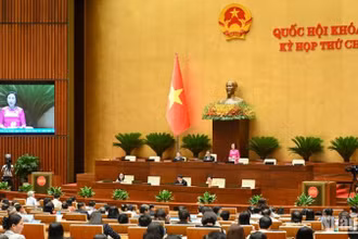 Phó Chủ tịch Quốc hội Nguyễn Thị Thanh điều hành phiên họp. (Ảnh: BÙI GIANG) 