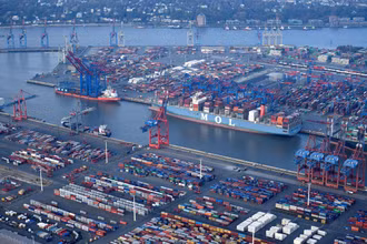 Quang cảnh cảng container ở cảng Hamburg, Đức. (Ảnh minh họa: Reuters)
