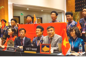 Thứ trưởng Thường trực Ngoại giao, Chủ tịch Ủy ban Quốc gia UNESCO Việt Nam Nguyễn Minh Vũ phát biểu tại Kỳ họp lần thứ 19 của Ủy ban Liên Chính phủ Công ước 2003 về bảo vệ di sản văn hóa phi vật thể của UNESCO. 