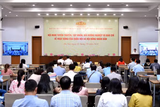 Toàn cảnh hội nghị. 