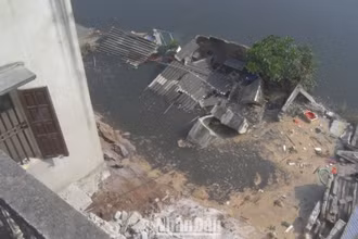 Khu vực bị sạt lở.