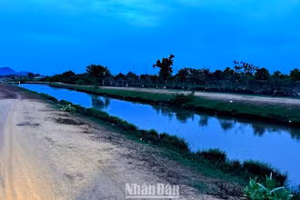 Kênh thủy lợi Sông Quao dẫn nước từ hồ chứa Sông Quao cung cấp nước tưới sản xuất và sinh hoạt cho huyện Hàm Thuận Bắc và thành phố Phan Thiết, Bình Thuận. 