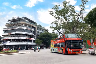Hoạt động thương mại và dịch vụ diễn ra sôi động trong quý I/2023