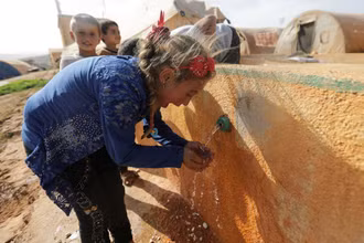 Trẻ em Syria tại trại di tản Teh ở Idlib, Syria, ngày 5/5/2021. (Ảnh minh họa: Reuters)