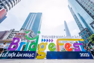 Lễ hội âm nhạc-Kết nối cộng đồng BridgeFest 2023 được tổ chức tại phố đi bộ Nguyễn Huệ, Thành phố Hồ Chí Minh. (Ảnh: ECUE)