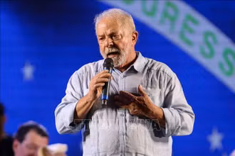 Ứng cử viên Tổng thống Brazil Luiz Inacio Lula da Silva phát biểu tại cuộc vận động tranh cử ở Manaus, ngày 31/8/2022. (Ảnh: AFP/ TTXVN)