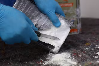 Cocaine bị lực lượng chức năng Đức thu giữ tại thành phố cảng Hamburg, ngày 24/2/2020. (Ảnh: Reuters)