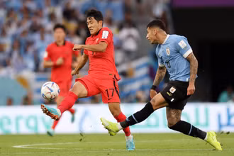 Hàn Quốc và Uruguay tạo ra nhiều cơ hội song đều không thành công và đành chấp nhận chia điểm trong trận hòa không bàn thắng. (Ảnh: FIFA)