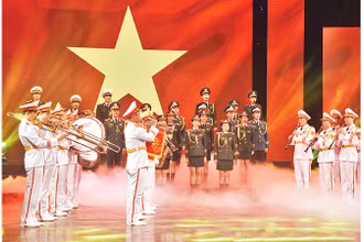 Chương trình nghệ thuật ca ngợi Tổ quốc. Ảnh | TRẦN HẢI