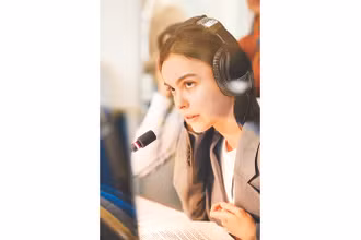 Sinh viên trường MGIMO trong giờ học tiếng Việt.