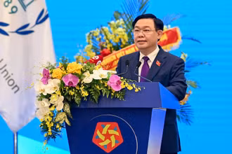 Chủ tịch Quốc hội Vương Đình Huệ phát biểu bế mạc. (Ảnh: DUY LINH)
