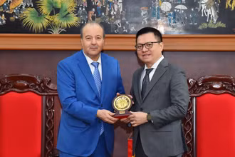 Đại sứ Algeria thăm và làm việc tại Báo Nhân Dân