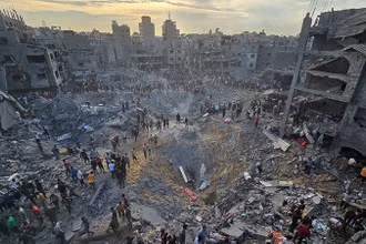 Trại tị nạn Jabalia ở Dải Gaza sau khi bị quân đội Israel oanh tạc, ngày 31/10/2023. (Ảnh: Reuters)