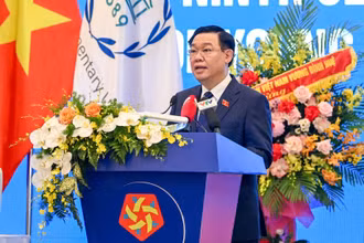 Chủ tịch Quốc hội Vương Đình Huệ phát biểu khai mạc Hội nghị Nghị sĩ trẻ toàn cầu lần thứ 9. (Ảnh: DUY LINH)
