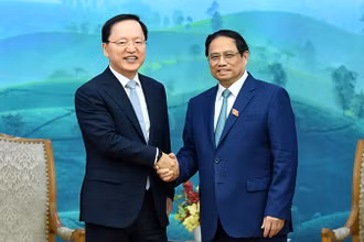 Thủ tướng Phạm Minh Chính tiếp ông Park Hark Kyu, Tổng Giám đốc phụ trách tài chính Tập đoàn Samsung Electronics.