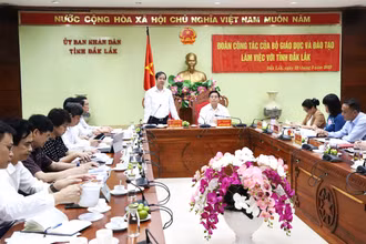 Bộ trưởng Giáo dục và Đào tạo Nguyễn Kim Sơn cho biết sẽ xây dựng Đắk Lắk trở thành trung tâm giáo dục-đào tạo của vùng Tây Nguyên.