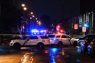Xe của cảnh sát tại hiện trường vụ xả súng tại bang Philadelphia, ngày 3/7/2023. (Ảnh: CNN)