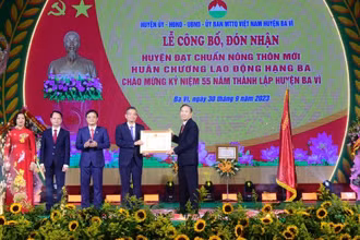 Huyện Ba Vì đón nhận đạt chuẩn huyện nông thôn mới năm 2022. 