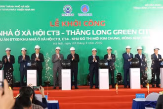 Các đại biểu khởi công dự án. 
