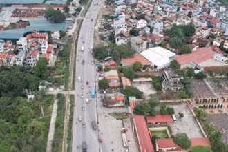 Nhiều đoạn đường trên địa bàn huyện Thanh Trì thuộc Dự án cải tạo, nâng cấp Quốc lộ 1A chưa giải phóng mặt bằng xong, nên chưa được thi công đồng bộ.