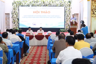 Tiến sĩ Trần Đình Luân - Cục Trưởng Cục Thủy Sản thông tin tình hình nuôi tôm năm 2024.