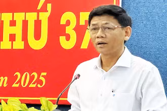 Bí thư Tỉnh ủy Sóc Trăng Lâm Văn Mẫn phát biểu kết luận hội nghị.